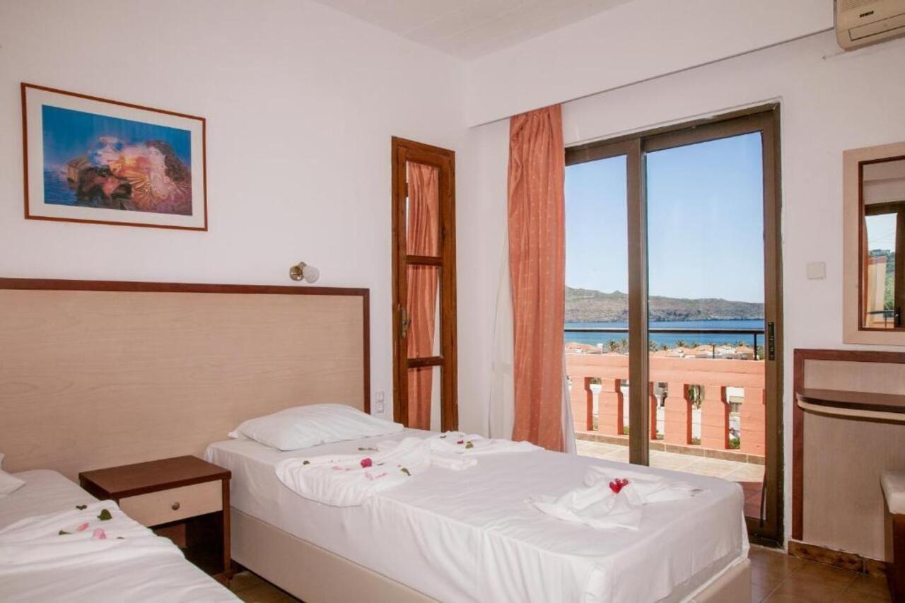 Ekavi Apartments Agia Marina  Exterior photo