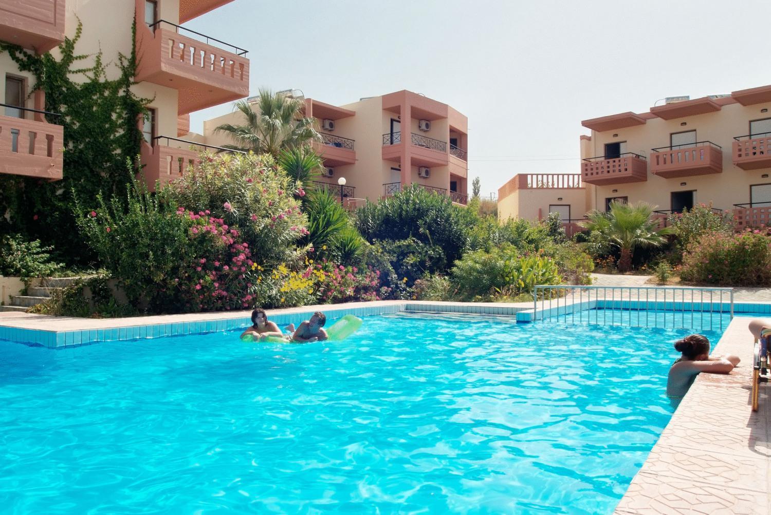 Ekavi Apartments Agia Marina  Exterior photo