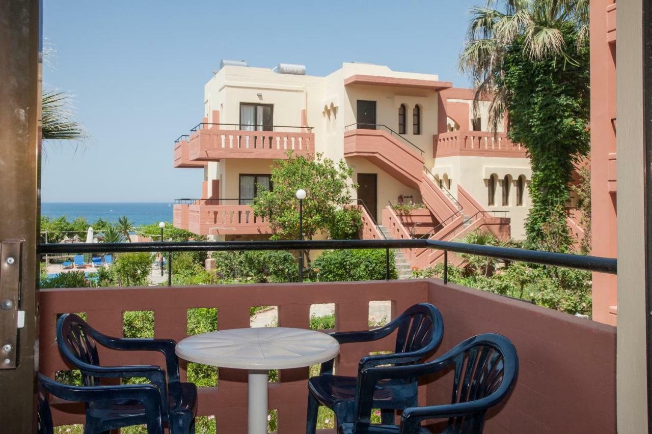Ekavi Apartments Agia Marina  Exterior photo